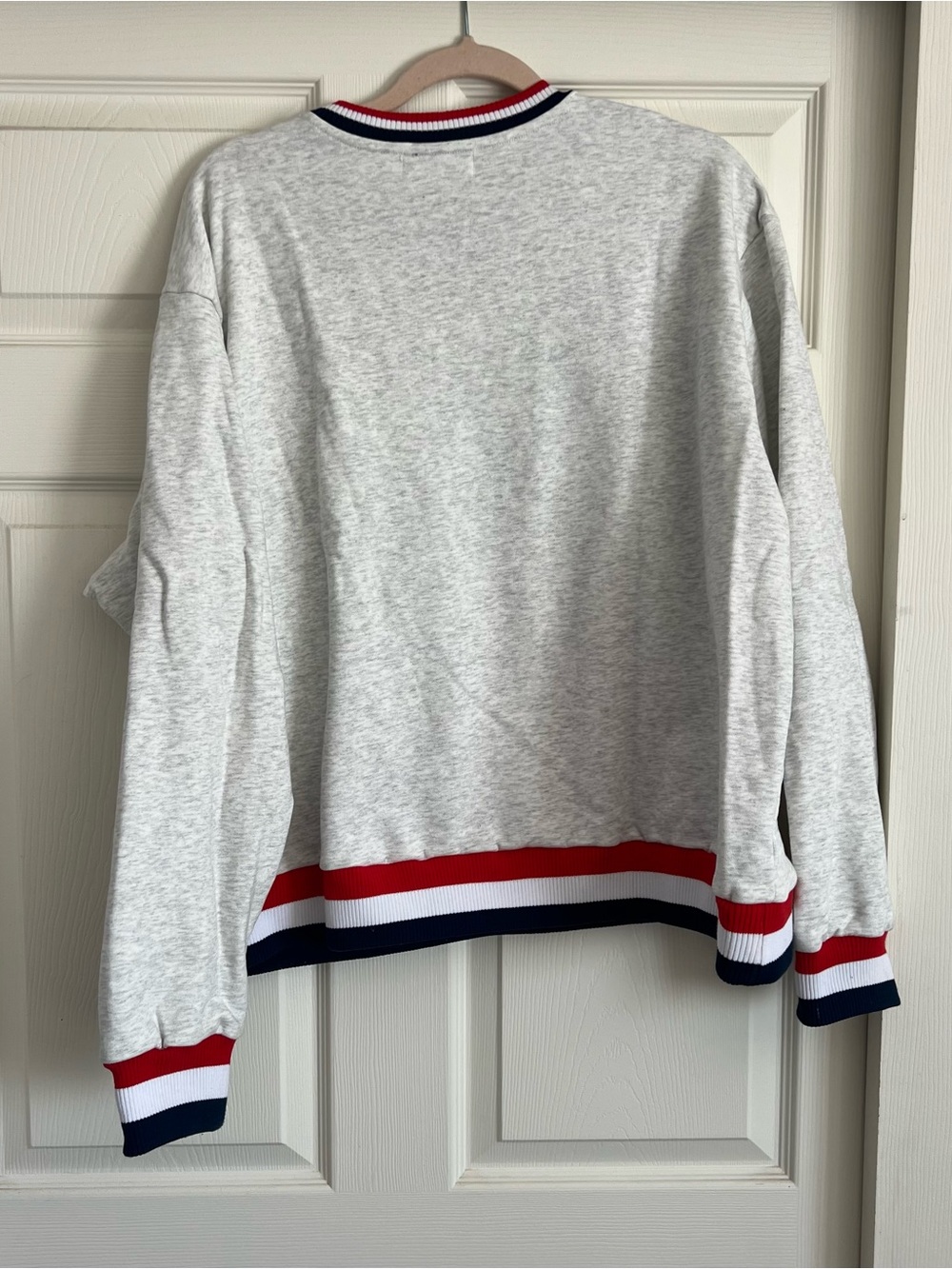 Parke Heather Gray Crewneck Sweater with Navy & Red Trim never worn! - Picture 2 of 3